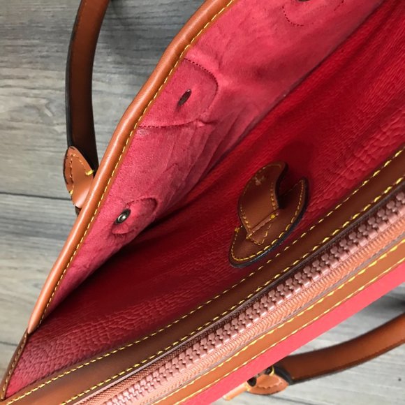 Dooney & Bourke Vintage AWL Red Pebbled Leather Satchel Handbag Zipper Closure - Picture 14 of 16